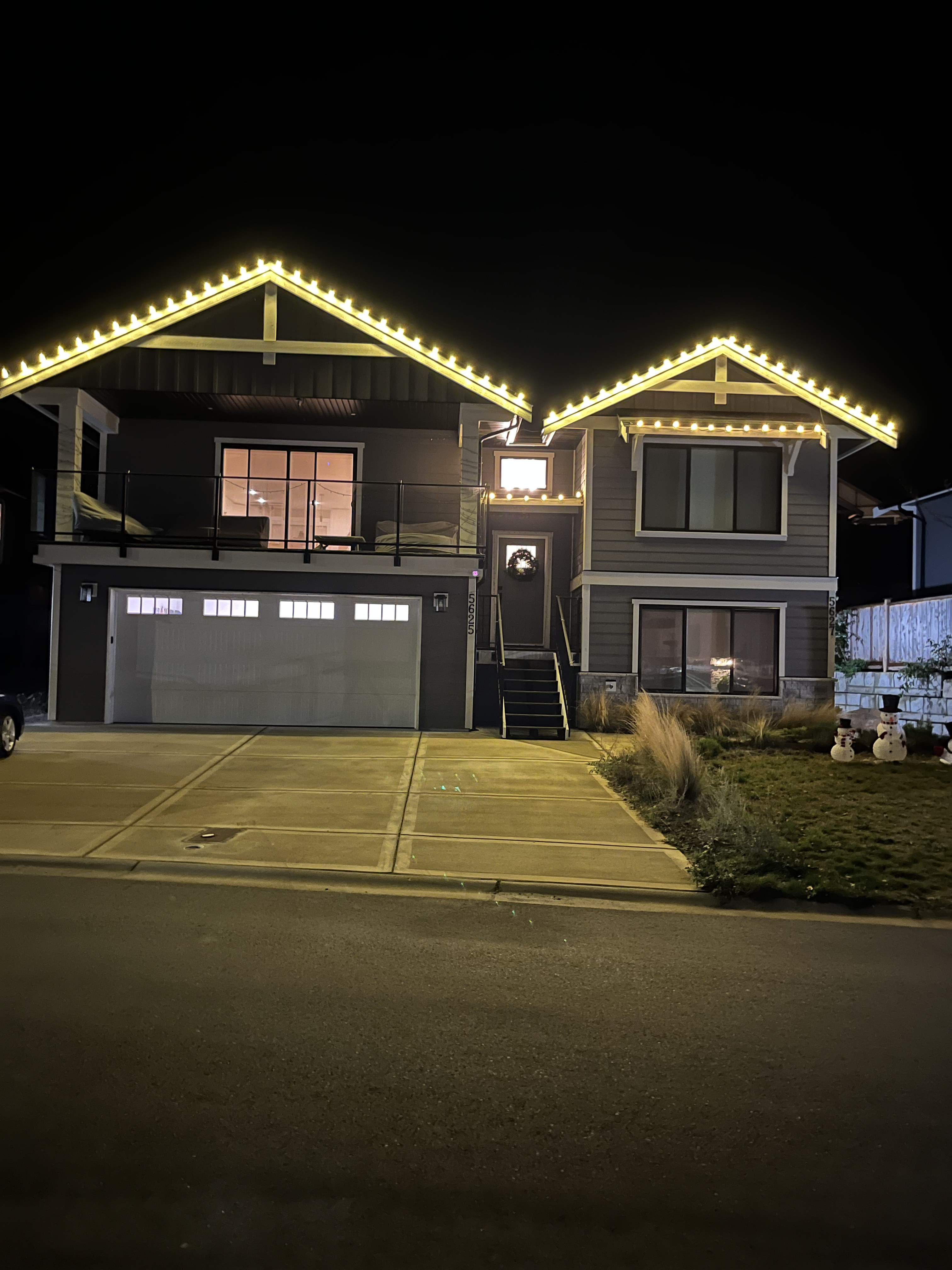 Warm white holiday lights Sunshine Coast BC